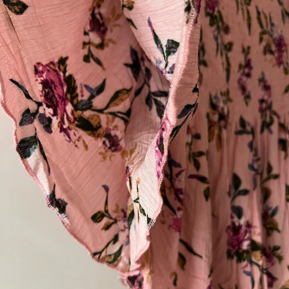 No Boundaries Blush Flower Print Smocked Circle Blouse - Picture 4 of 9